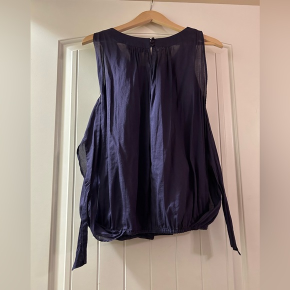 Dex Sleeveless Blouse, 100% Cotton.  Size Medium. - Picture 2 of 9